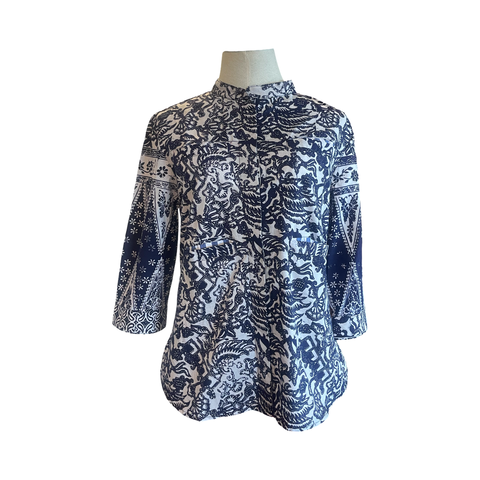 T815 hand printed batik shirt indigo + white