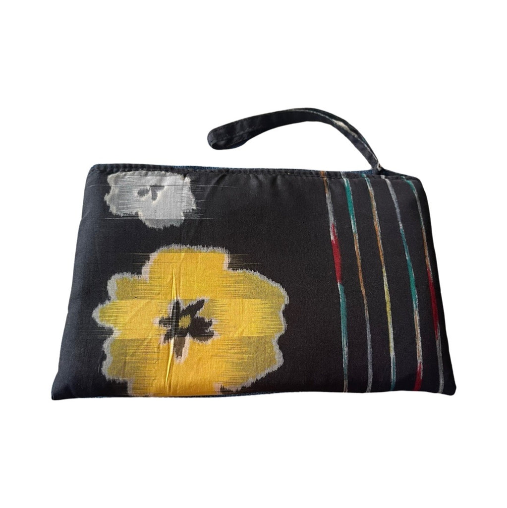 Large sales wristlet pouch