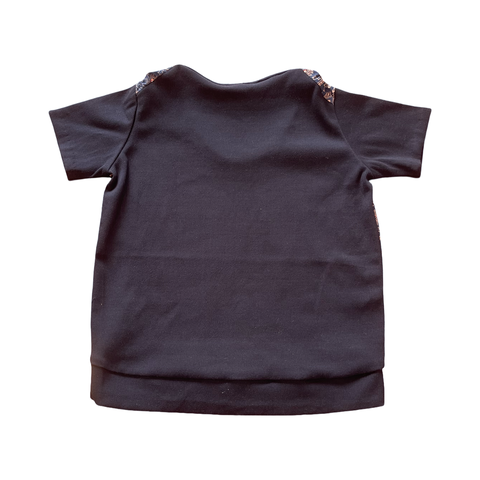 Batik tee top T 760 red+white geo print on navy